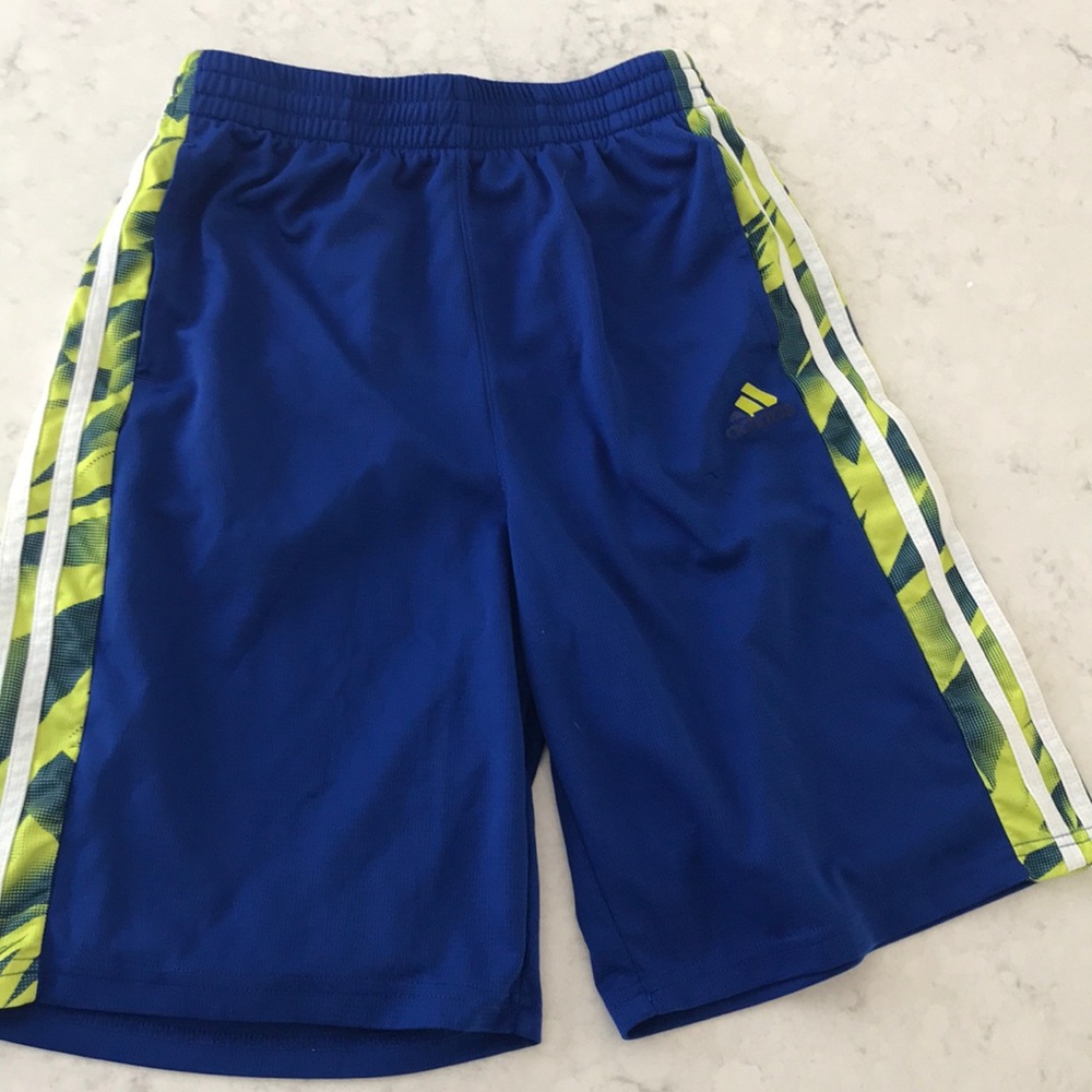 Adidas boys large 14-16 mesh shorts